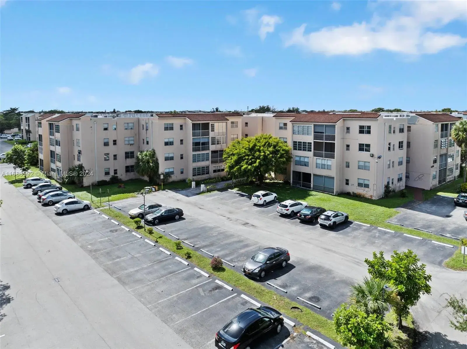 2840 Somerset Drive # 216M, Lauderdale Lakes FL 33311