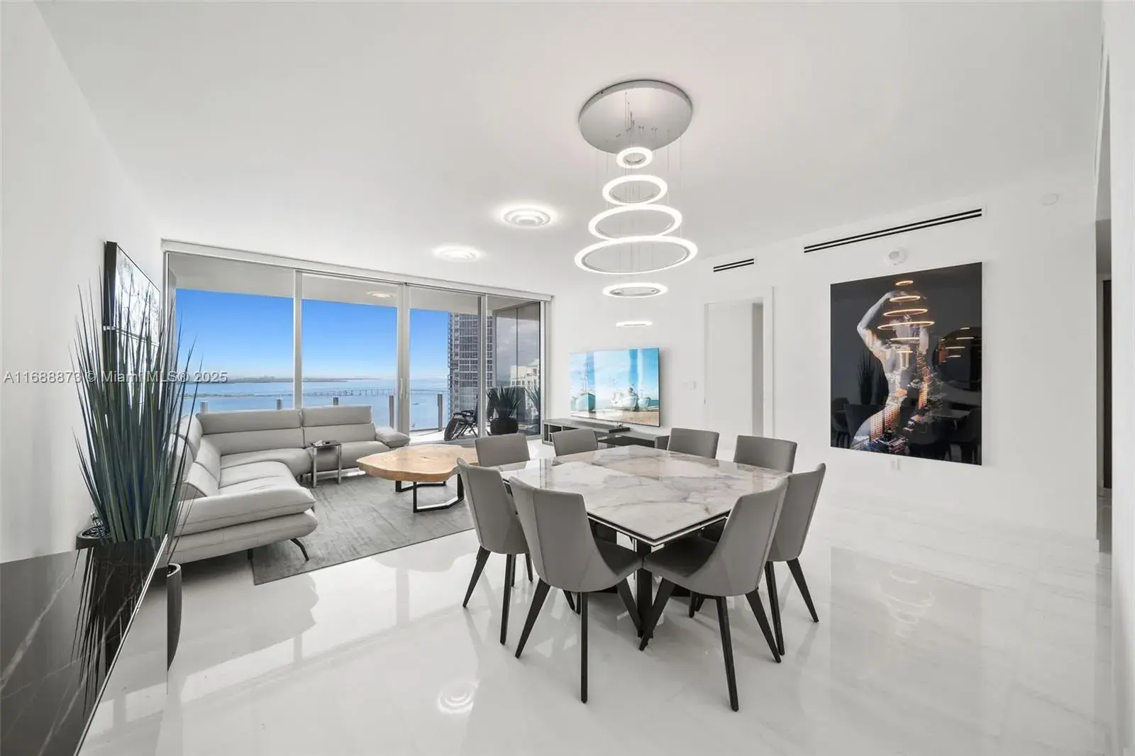 300 Biscayne Blvd Way # 3803, Miami FL 33131