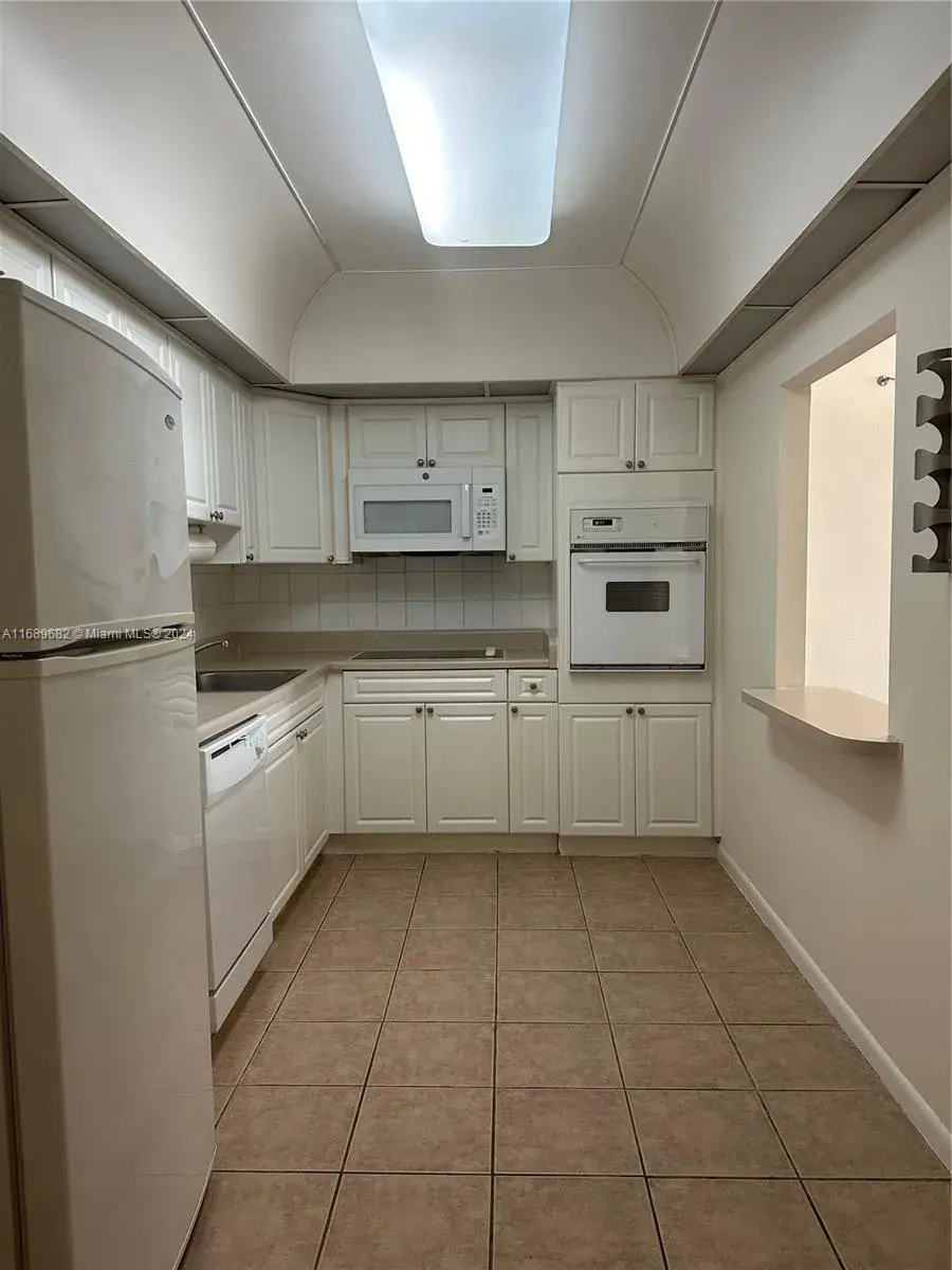 19380 Collins Ave # 6, Sunny Isles Beach FL 33160