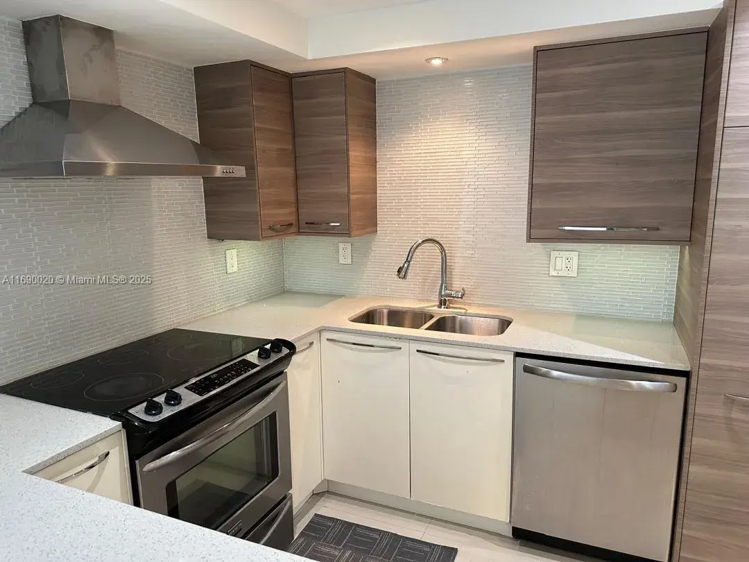 501 Three Islands Blvd # 418, Hallandale Beach FL 33009