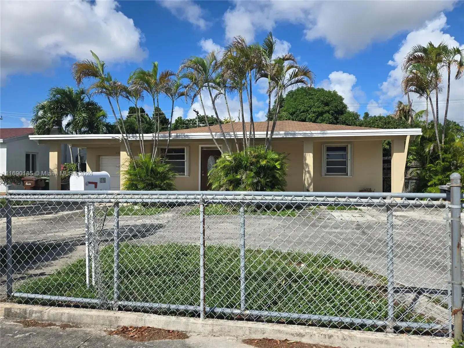 961 E 32nd St, Hialeah FL 33013 photo 3