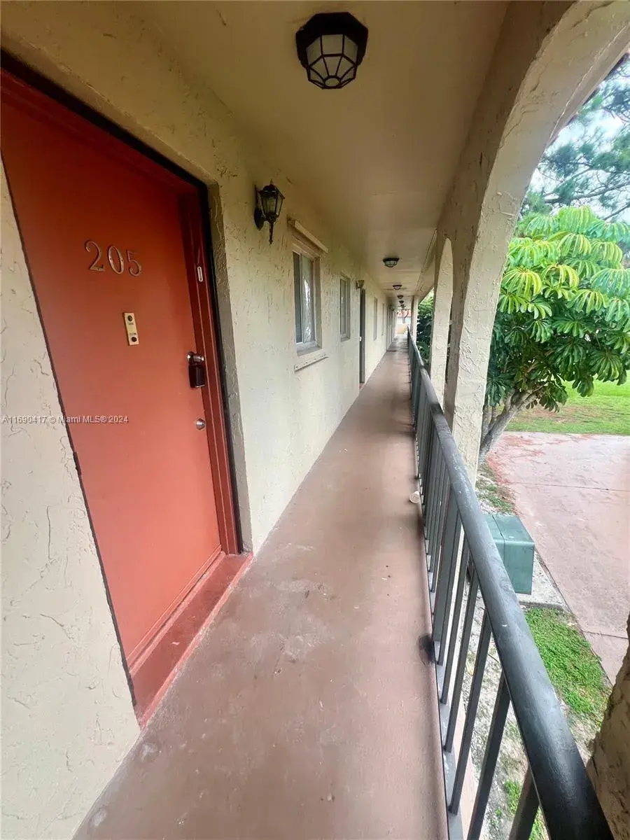 6100 Forest Hill Blvd # 205, West Palm Beach FL 33415