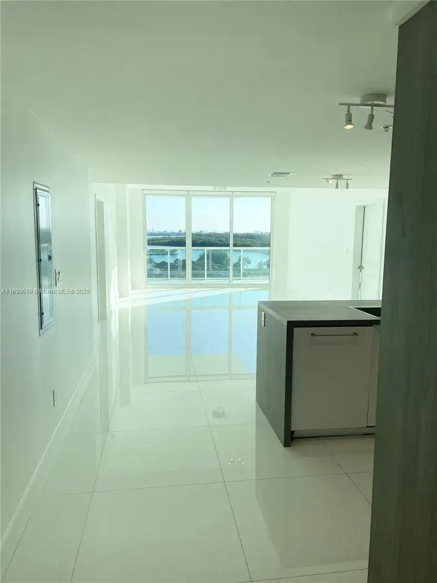 400 Sunny Isles Blvd # 1002, Sunny Isles Beach FL 33160 photo 3