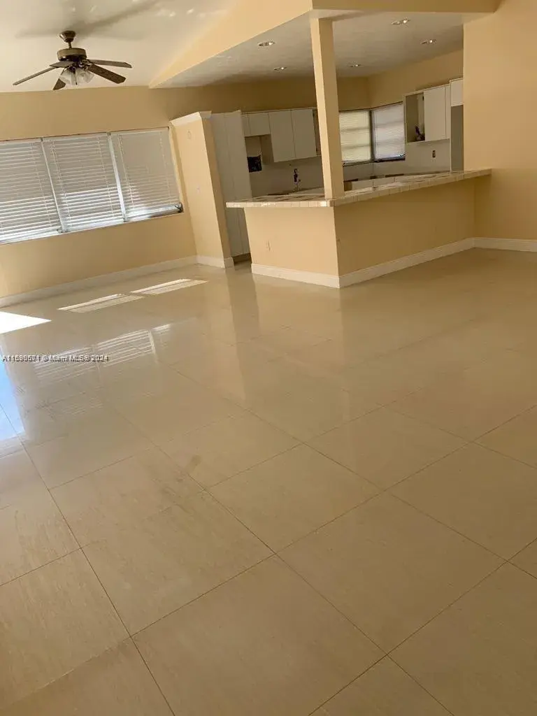 511 NE 172nd St, North Miami Beach FL 33162