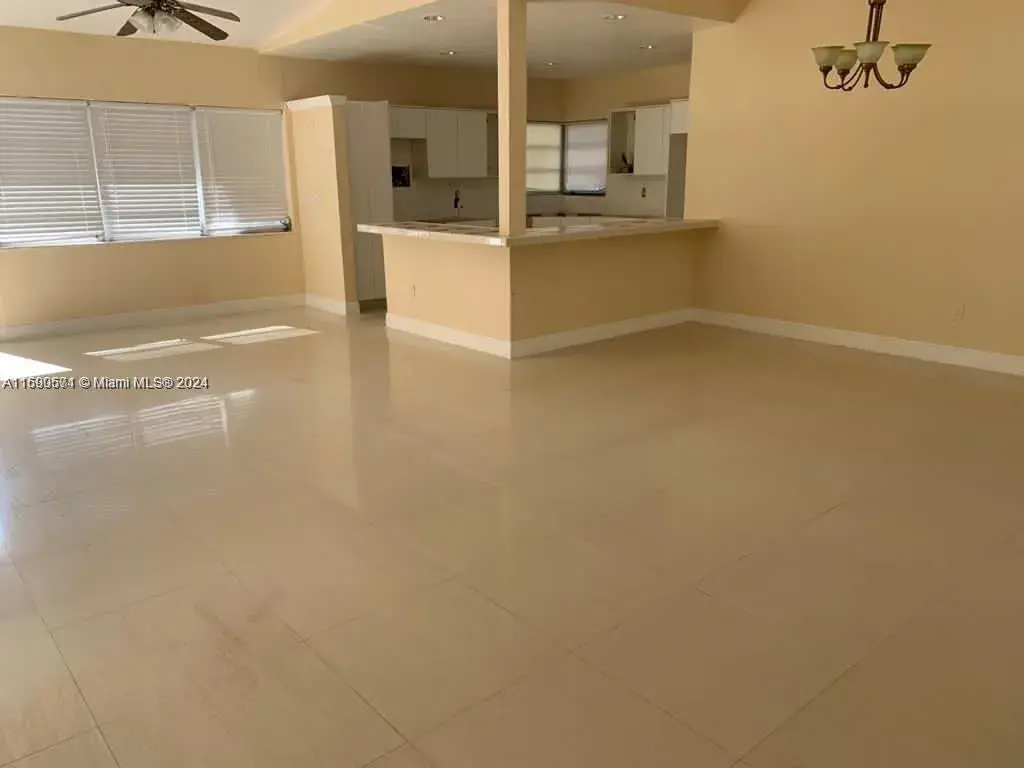 511 NE 172nd St, North Miami Beach FL 33162