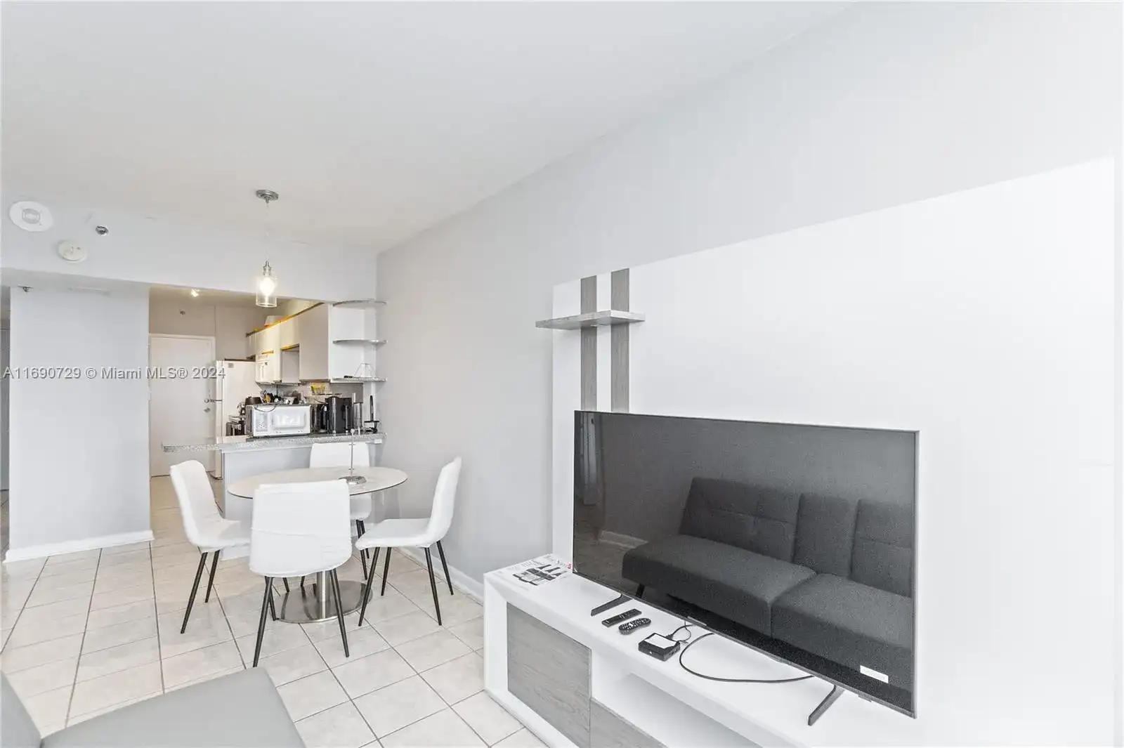 100 Lincoln Rd # 1019, Miami Beach FL 33139 photo 3