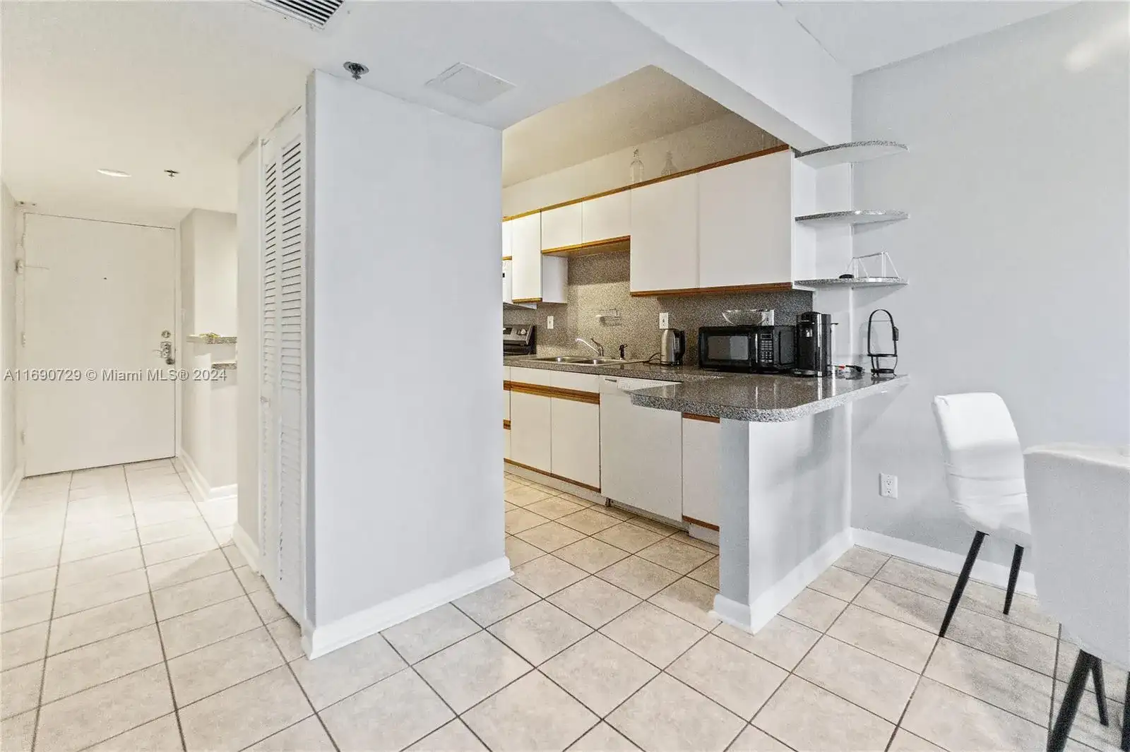 100 Lincoln Rd # 1019, Miami Beach FL 33139 photo 5