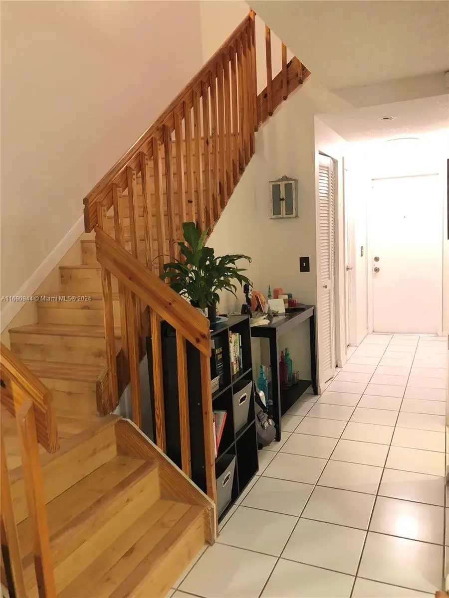 1556 N 15th Ter, Hollywood FL 33020