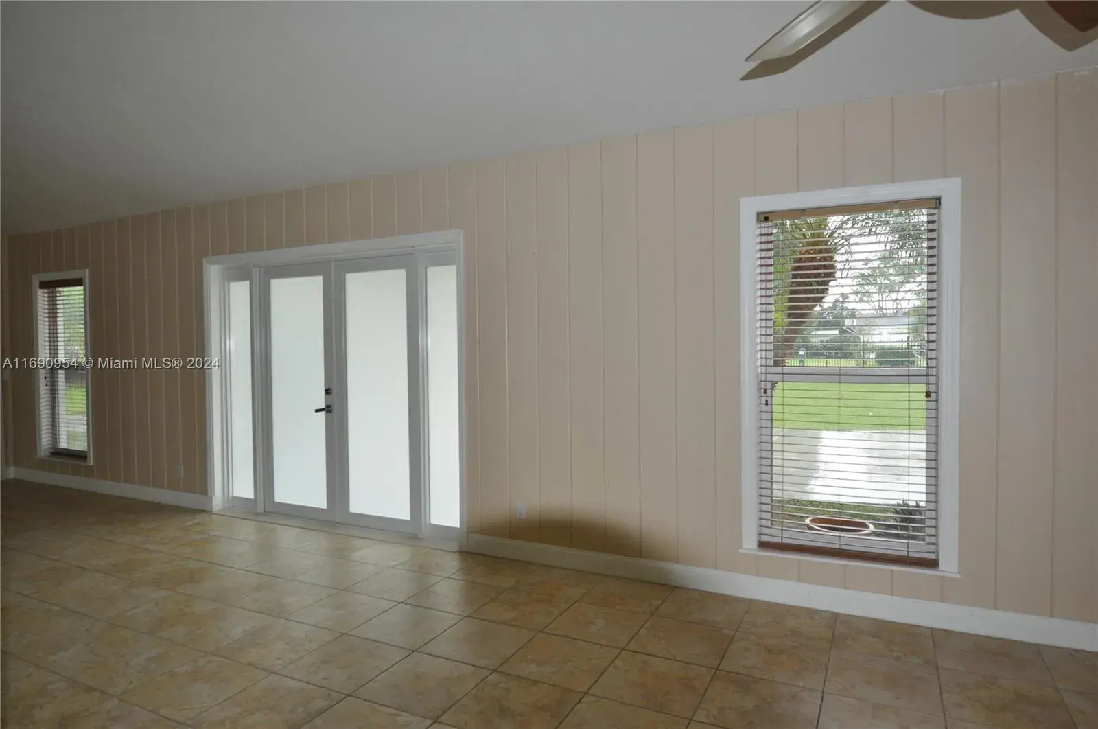 247 NE 19th St, Homestead FL 33030