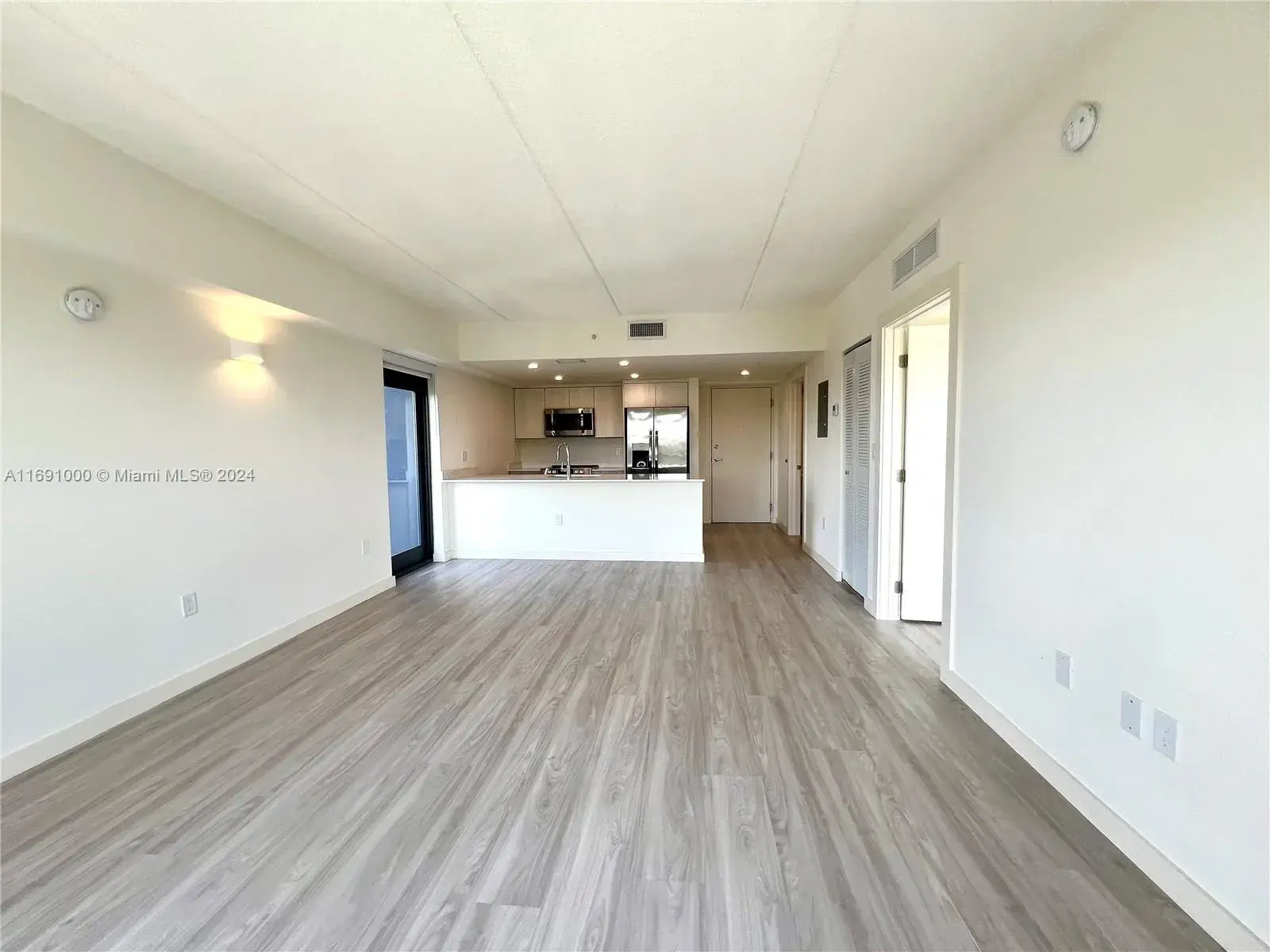 2285 SW 27th St # 404, Miami FL 33133