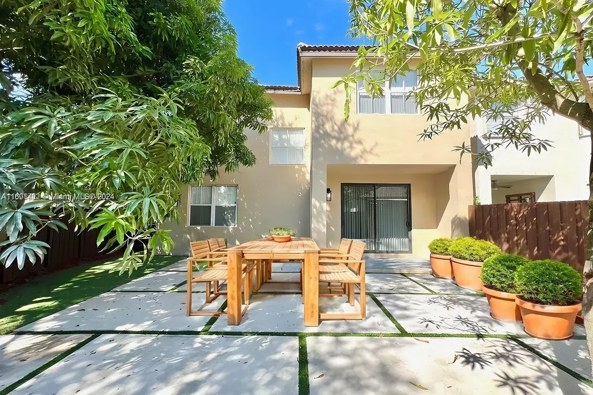 4873 NW 111th Ave, Doral FL 33178