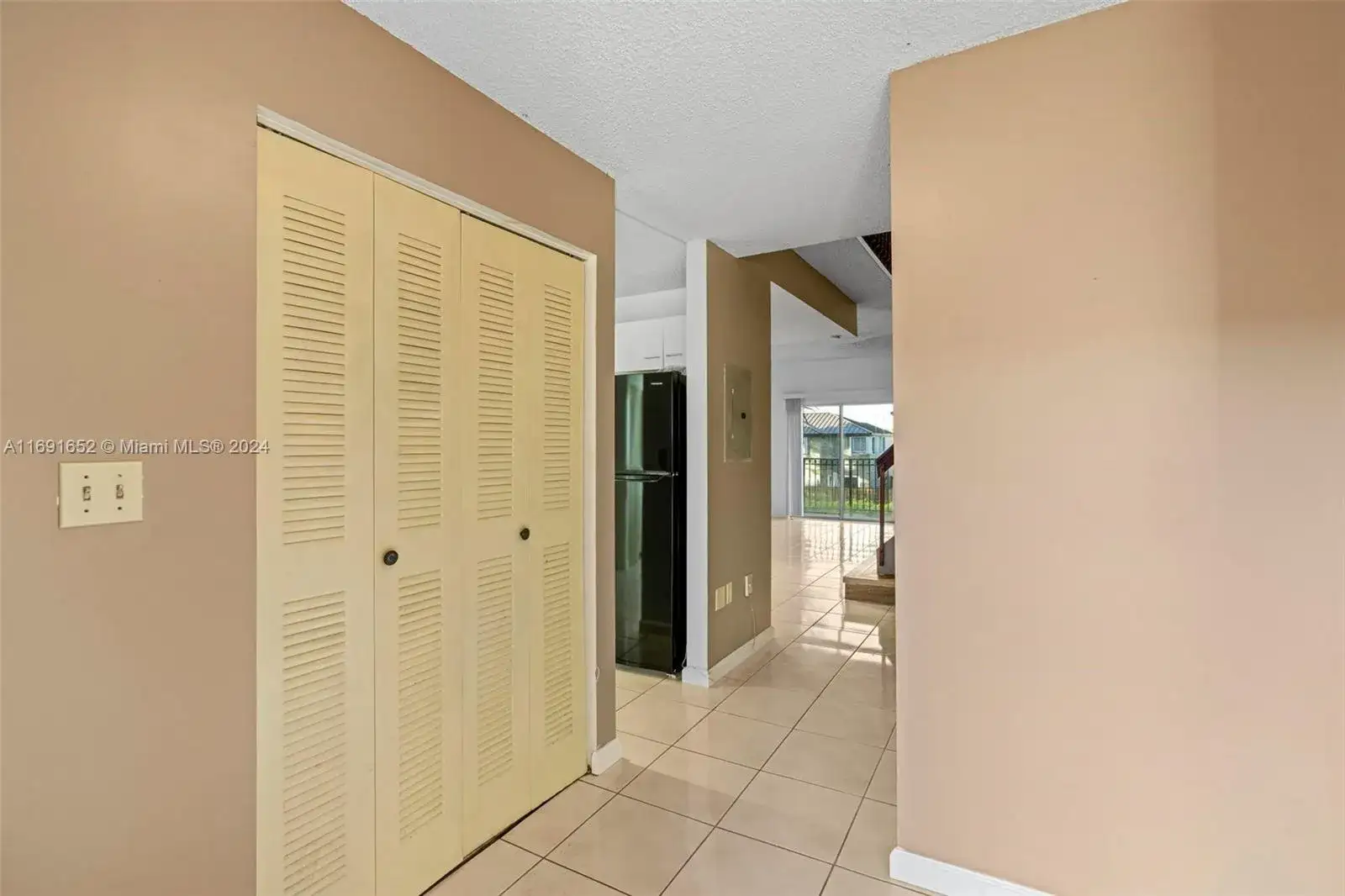 10018 Hammocks Blvd # 5, Miami FL 33196 photo 4