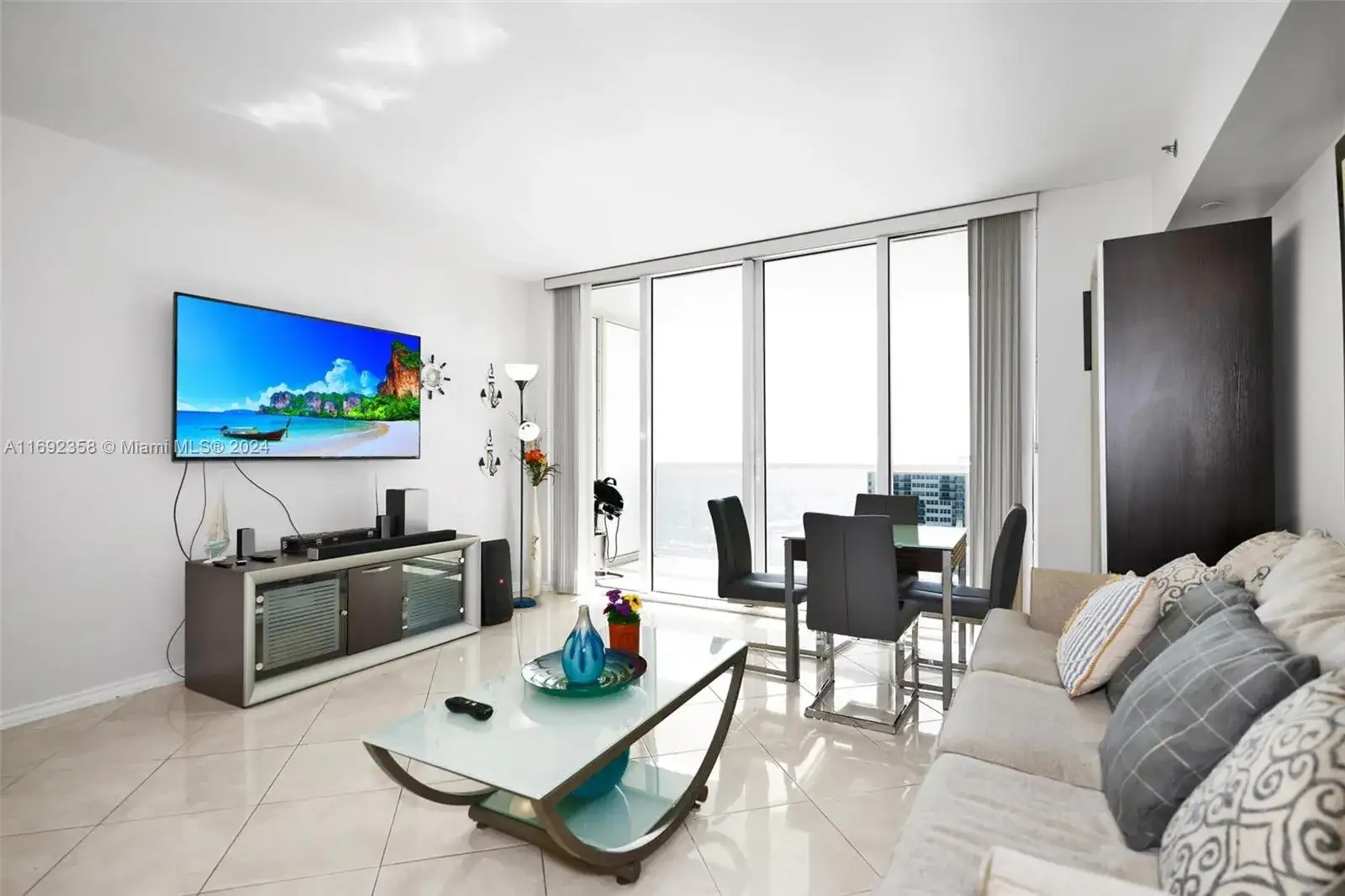 1830 S Ocean Dr # 2505, Hallandale Beach FL 33009 photo 2