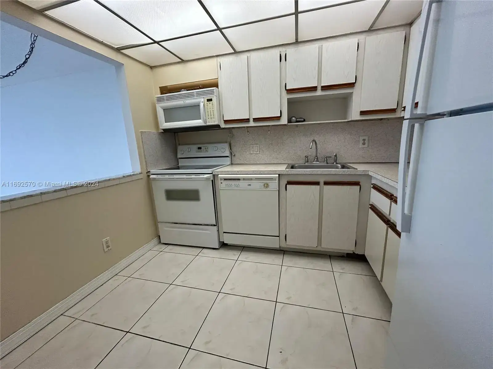 13499 Biscayne Blvd # 804, North Miami FL 33181 photo 4