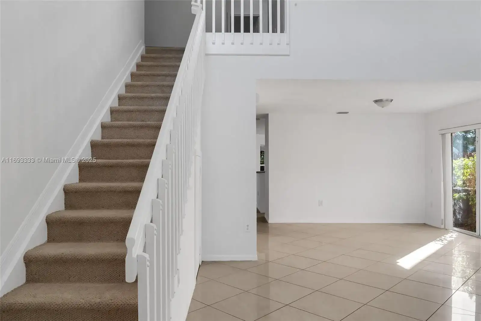 106 Gables Blvd, Weston FL 33326 photo 3