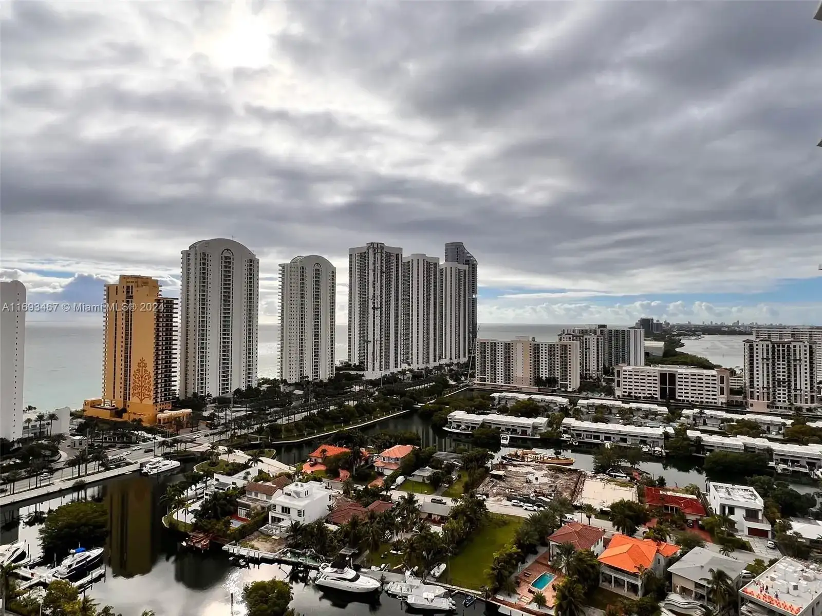 16500 Collins Ave, Sunny Isles Beach FL 33160 photo 3