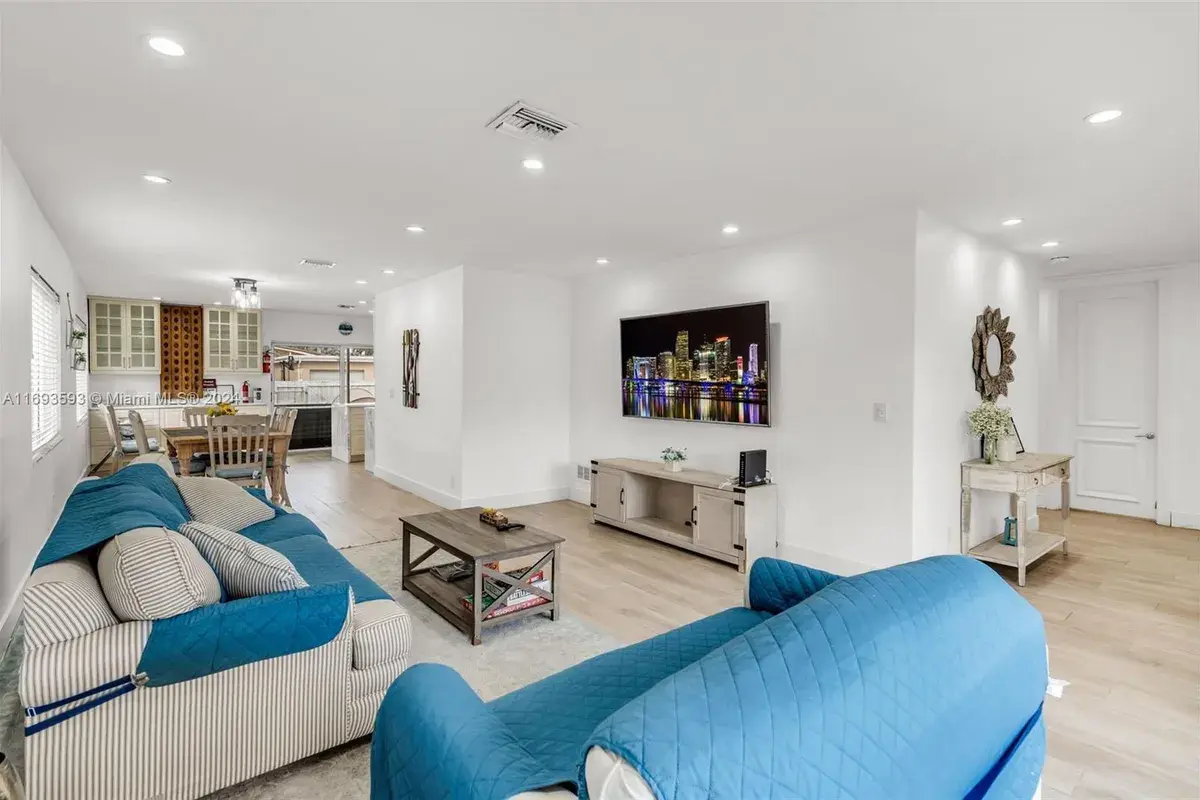 821 Harrison St # 821, Hollywood FL 33019