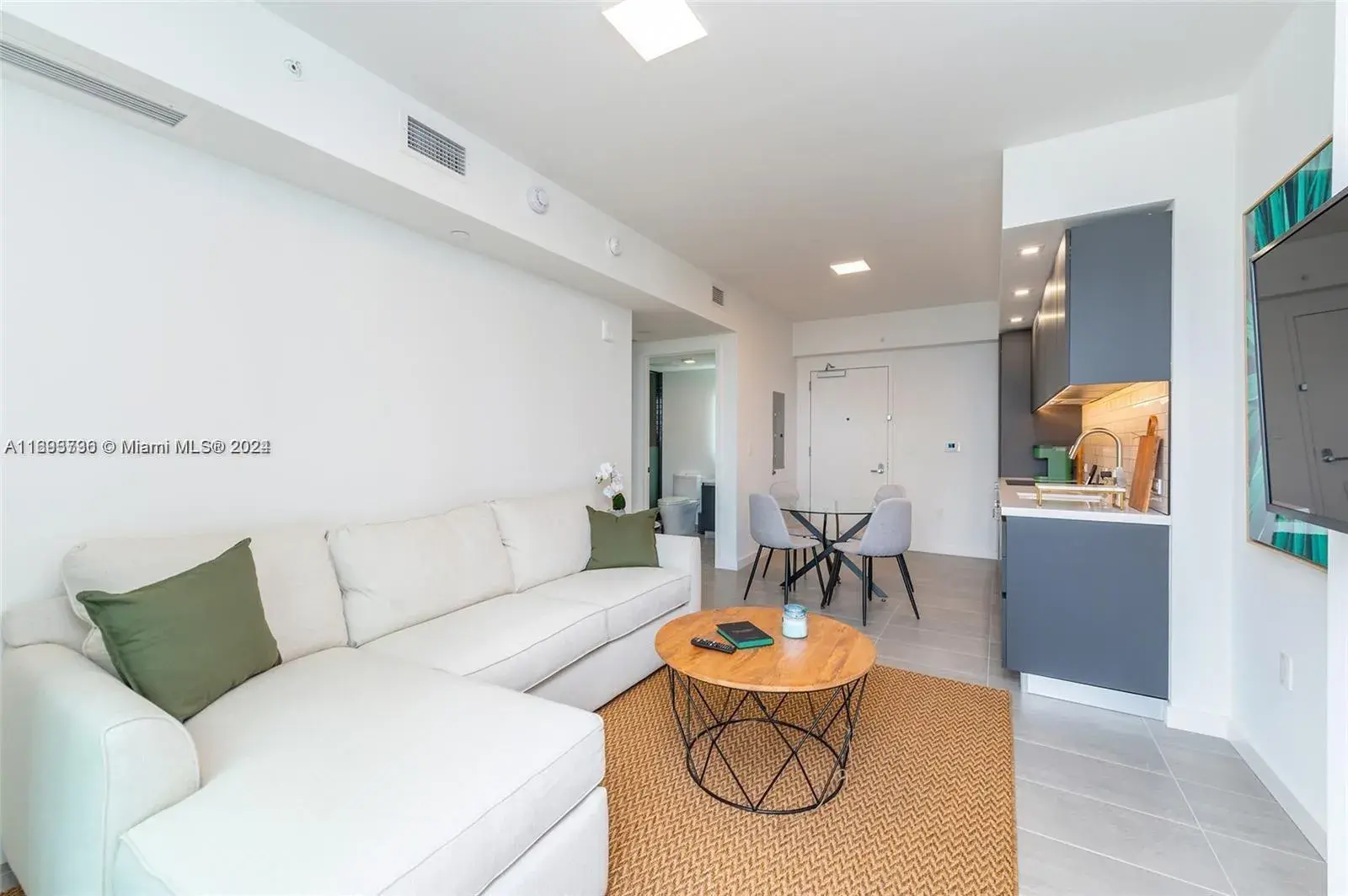 227 NE 2nd St # 1605, Miami FL 33132