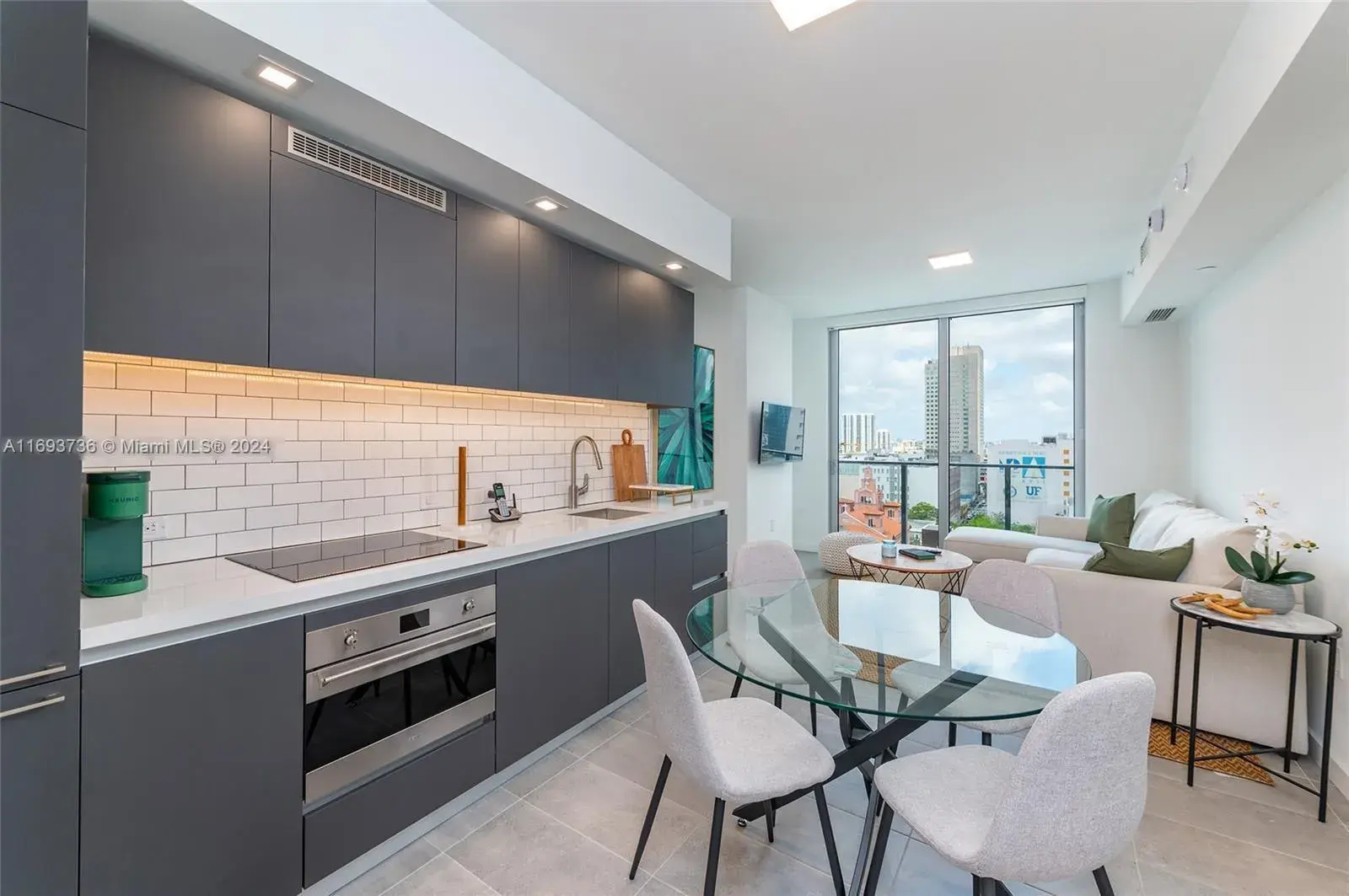227 NE 2nd St # 1605, Miami FL 33132