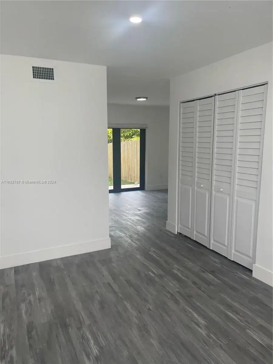 20455 SW 92nd Ct, Cutler Bay FL 33189 photo 2