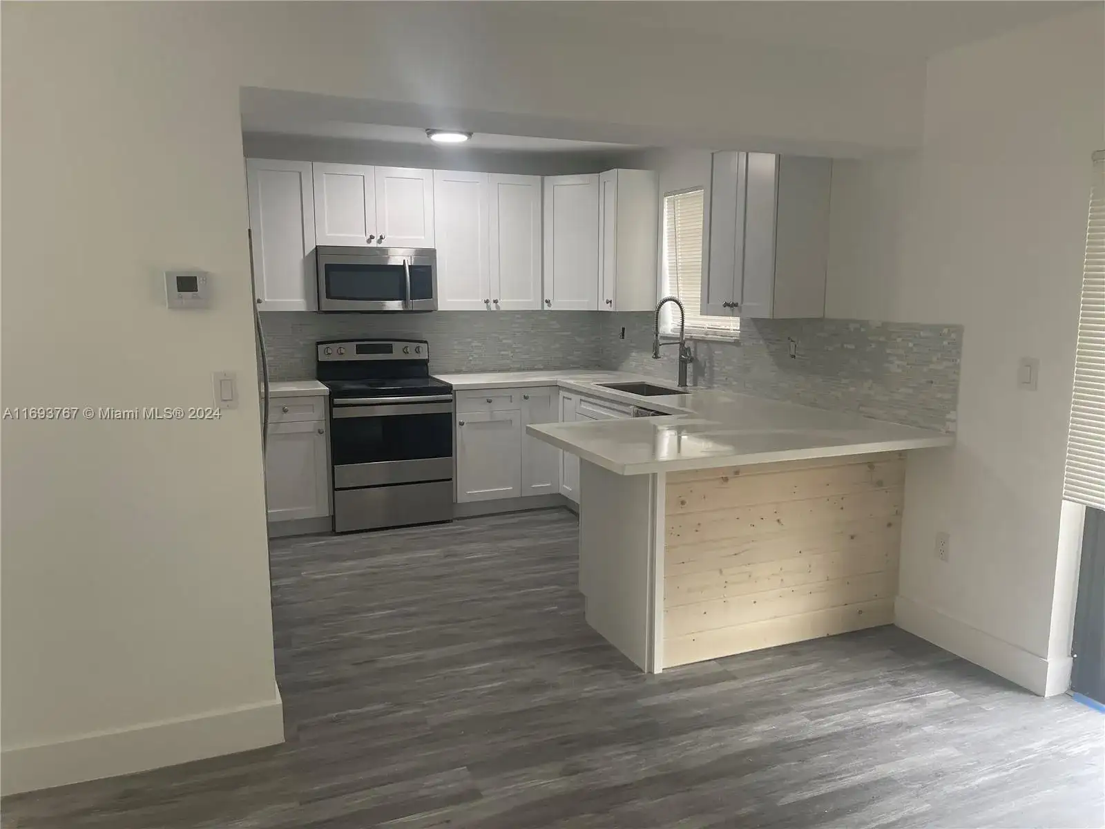 20455 SW 92nd Ct, Cutler Bay FL 33189 photo 5