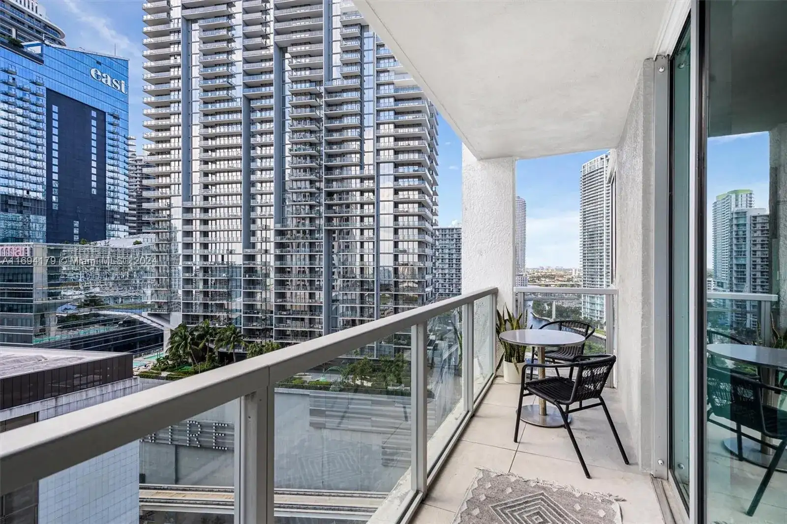 55 SE 6th St # 2002, Miami FL 33131 photo 4