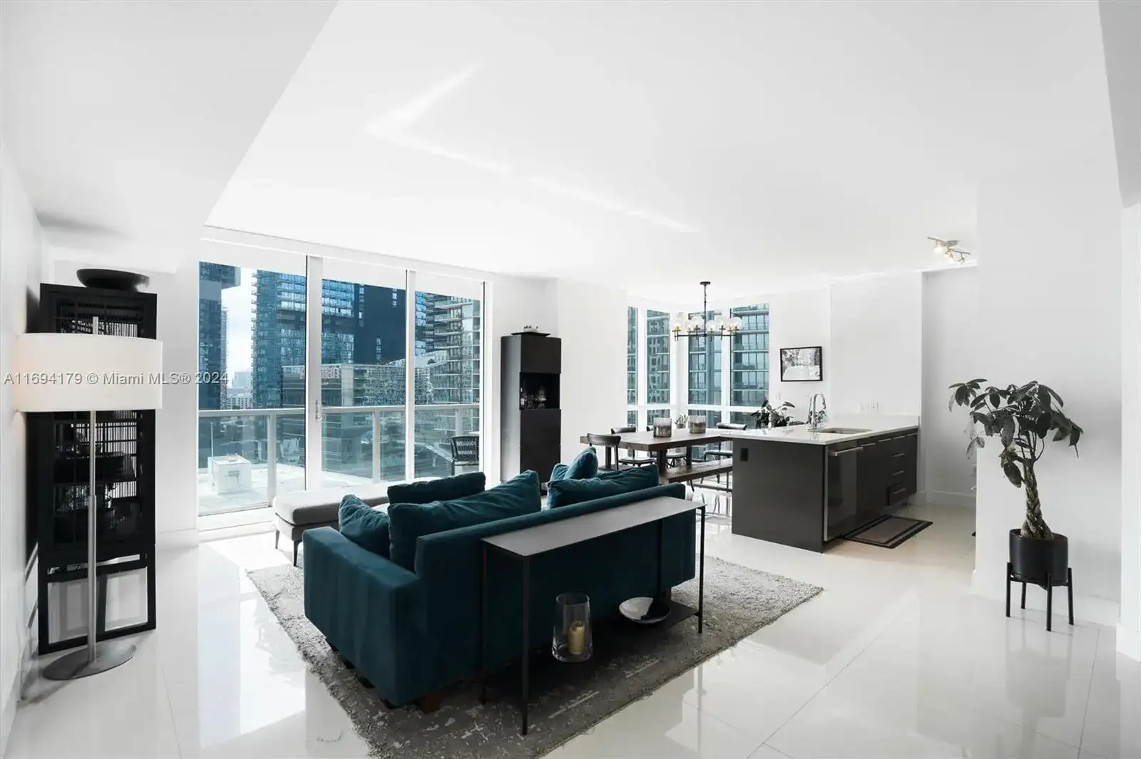 55 SE 6th St # 2002, Miami FL 33131 photo 5