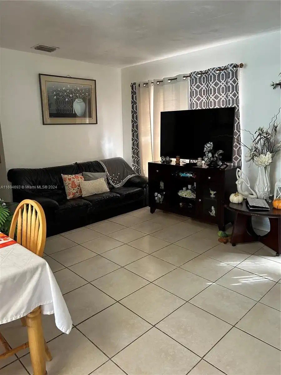 3303 NW 181st St, Miami Gardens FL 33056 photo 5