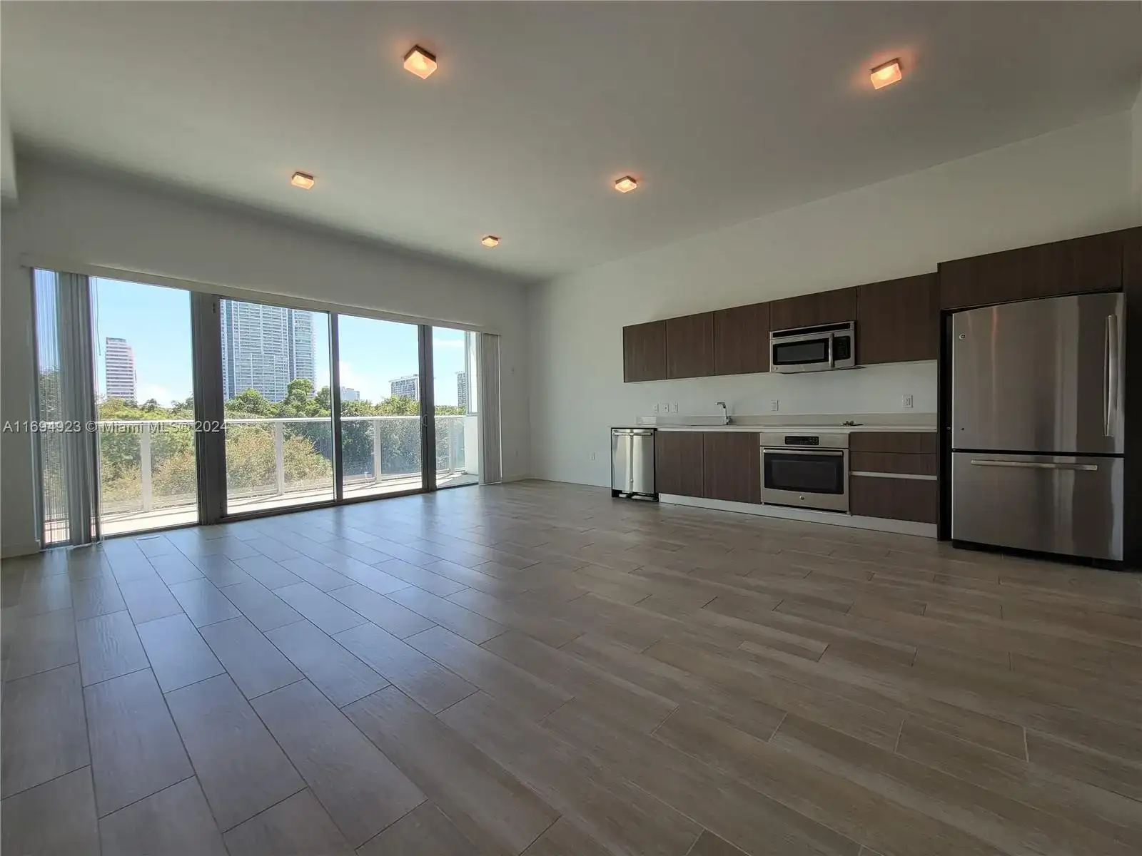 1600 SW 1 Ave # 411, Miami FL 33129 photo 2