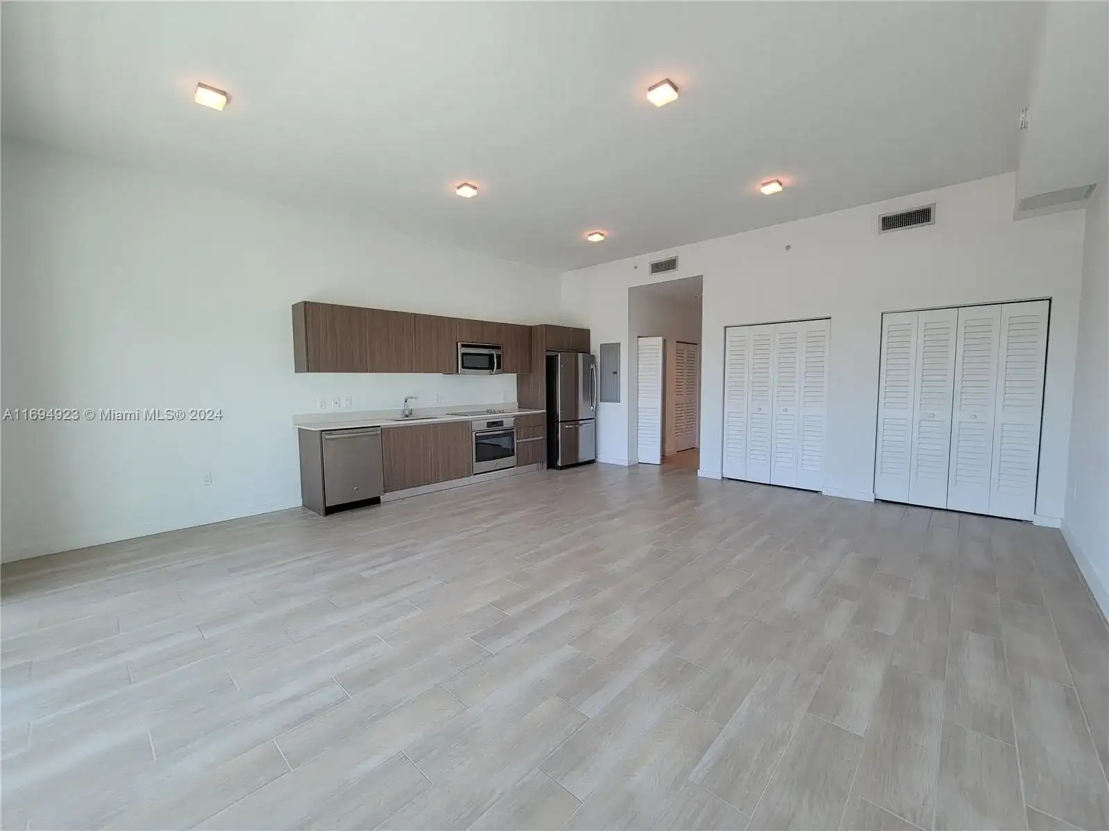 1600 SW 1 Ave # 411, Miami FL 33129 photo 4