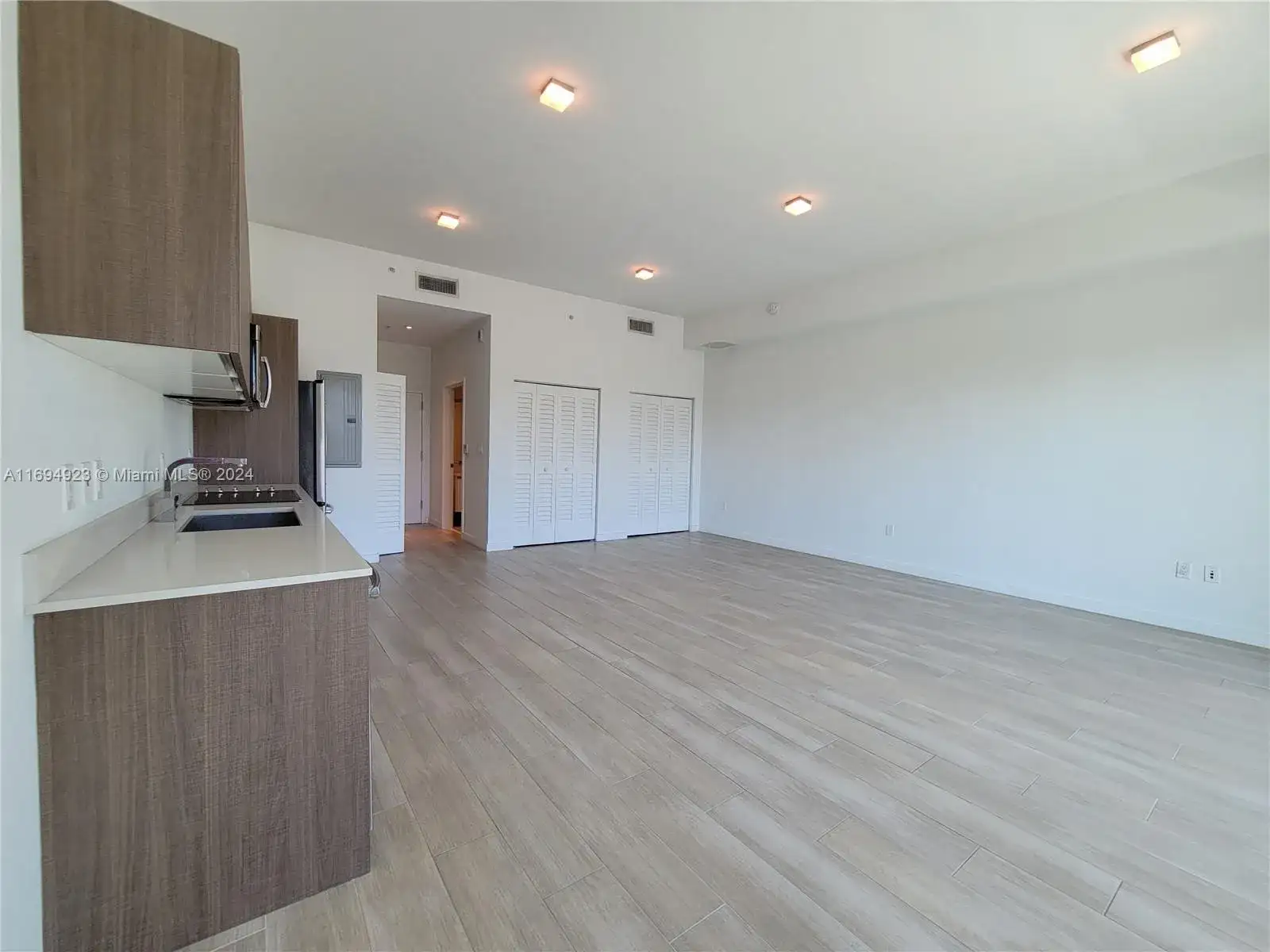 1600 SW 1 Ave # 411, Miami FL 33129 photo 5