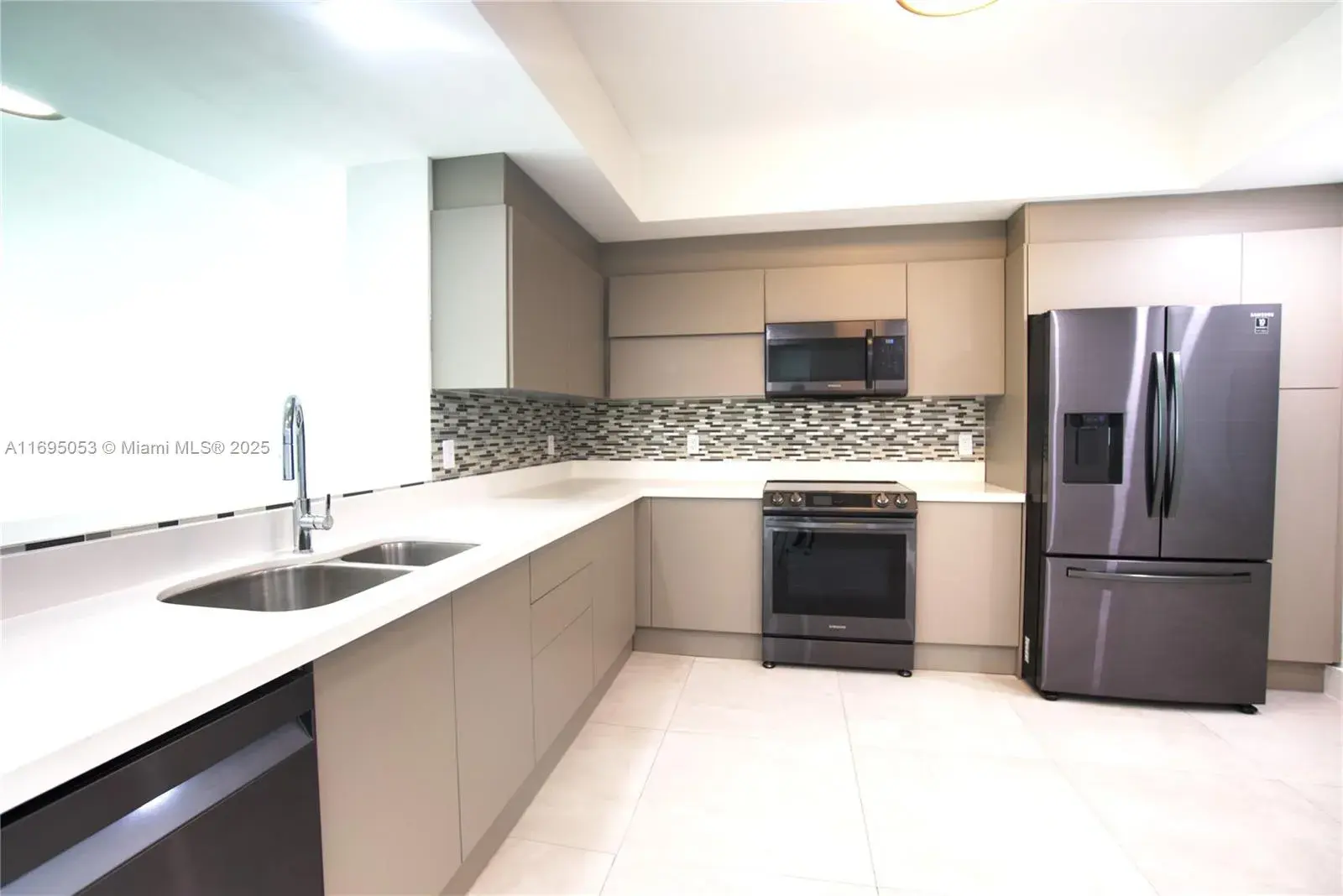 3330 NE 190th St # 1316, Aventura FL 33180