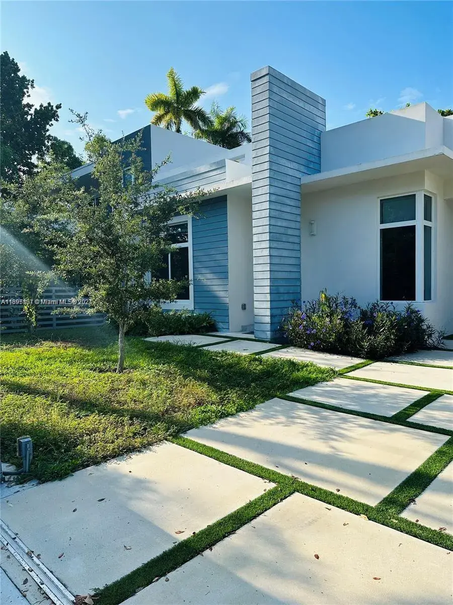 3586 Franklin Ave, Miami FL 33133