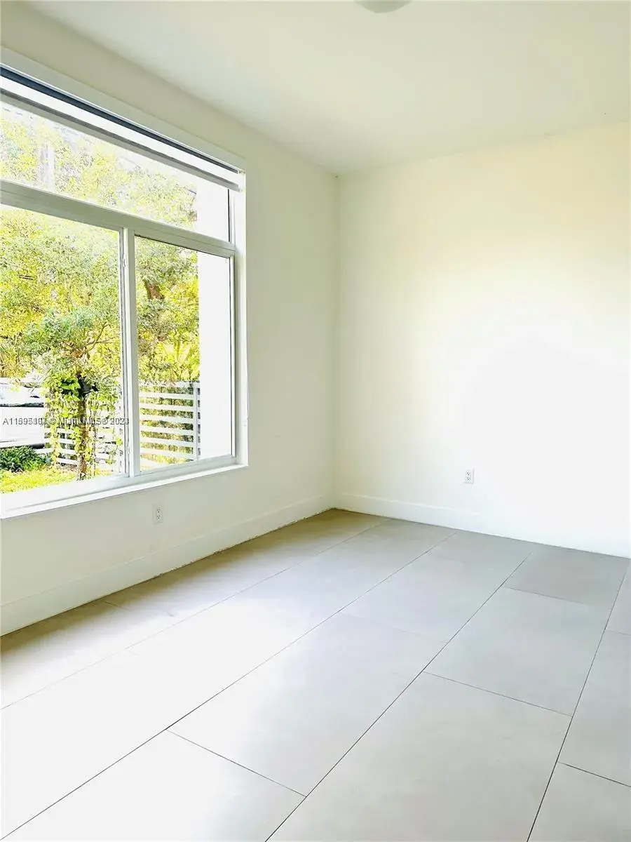 3586 Franklin Ave, Miami FL 33133