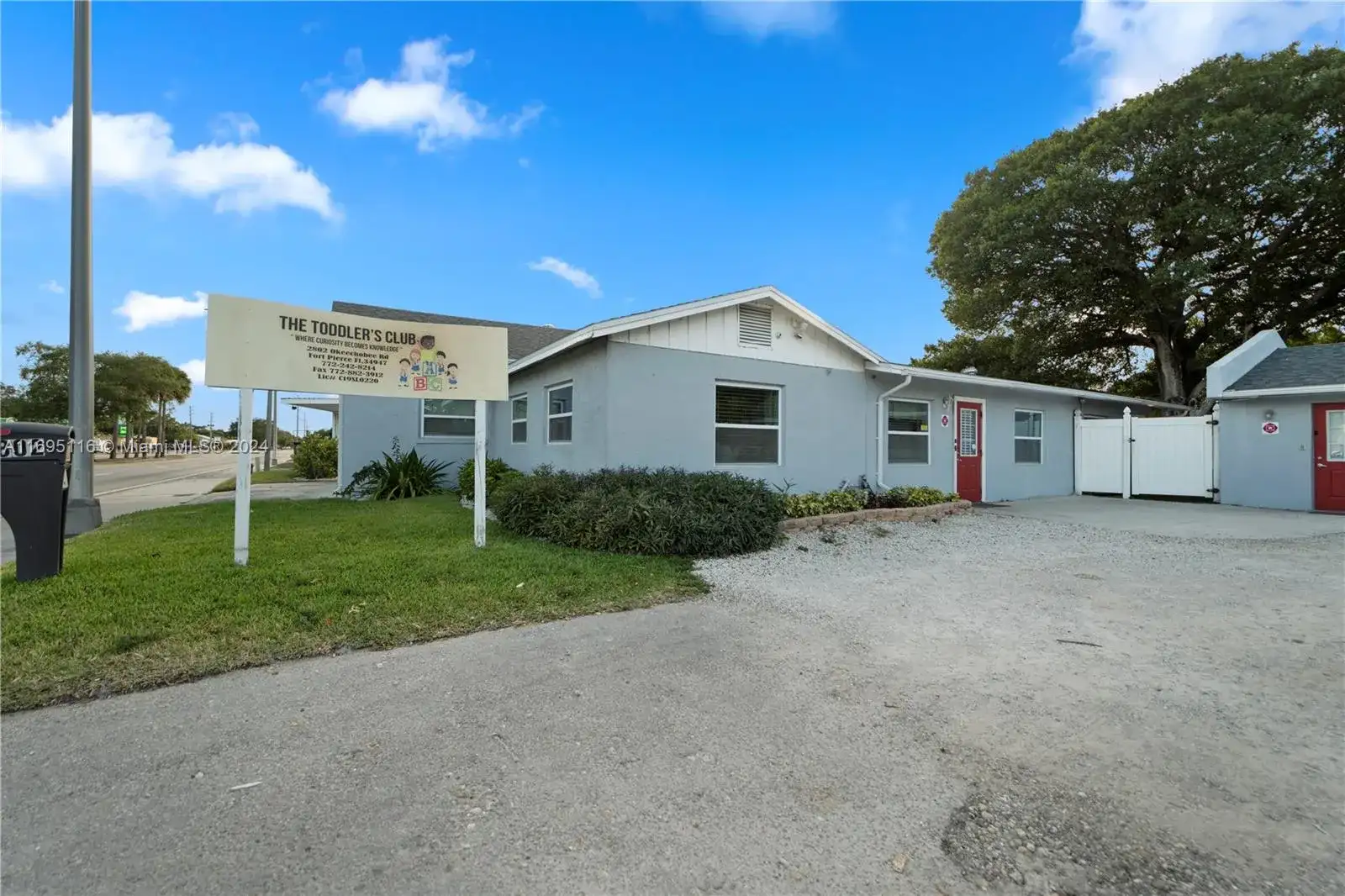 2802 Okeechobee Rd, Fort Pierce FL 34947 photo 2