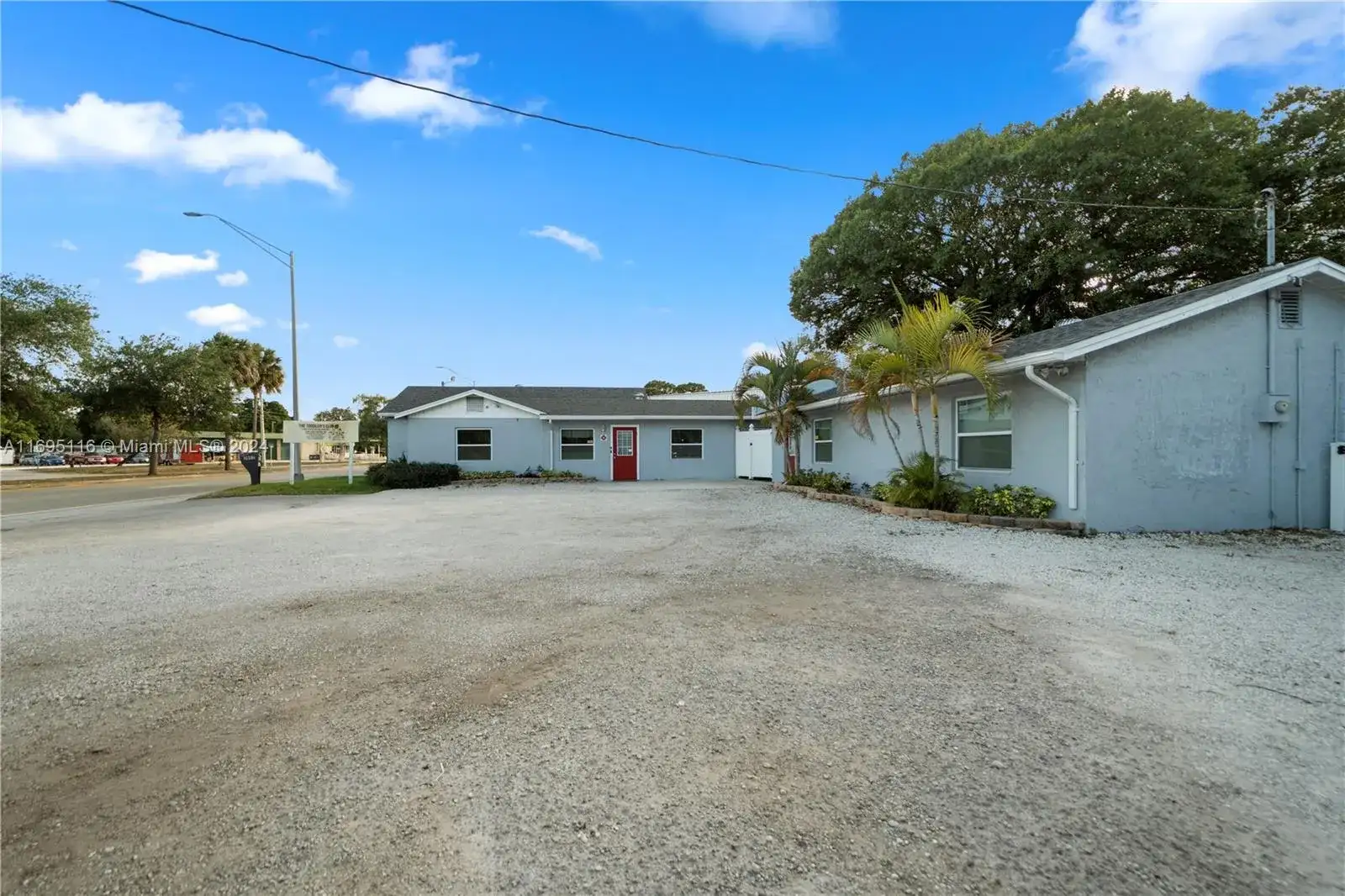 2802 Okeechobee Rd, Fort Pierce FL 34947 photo 4