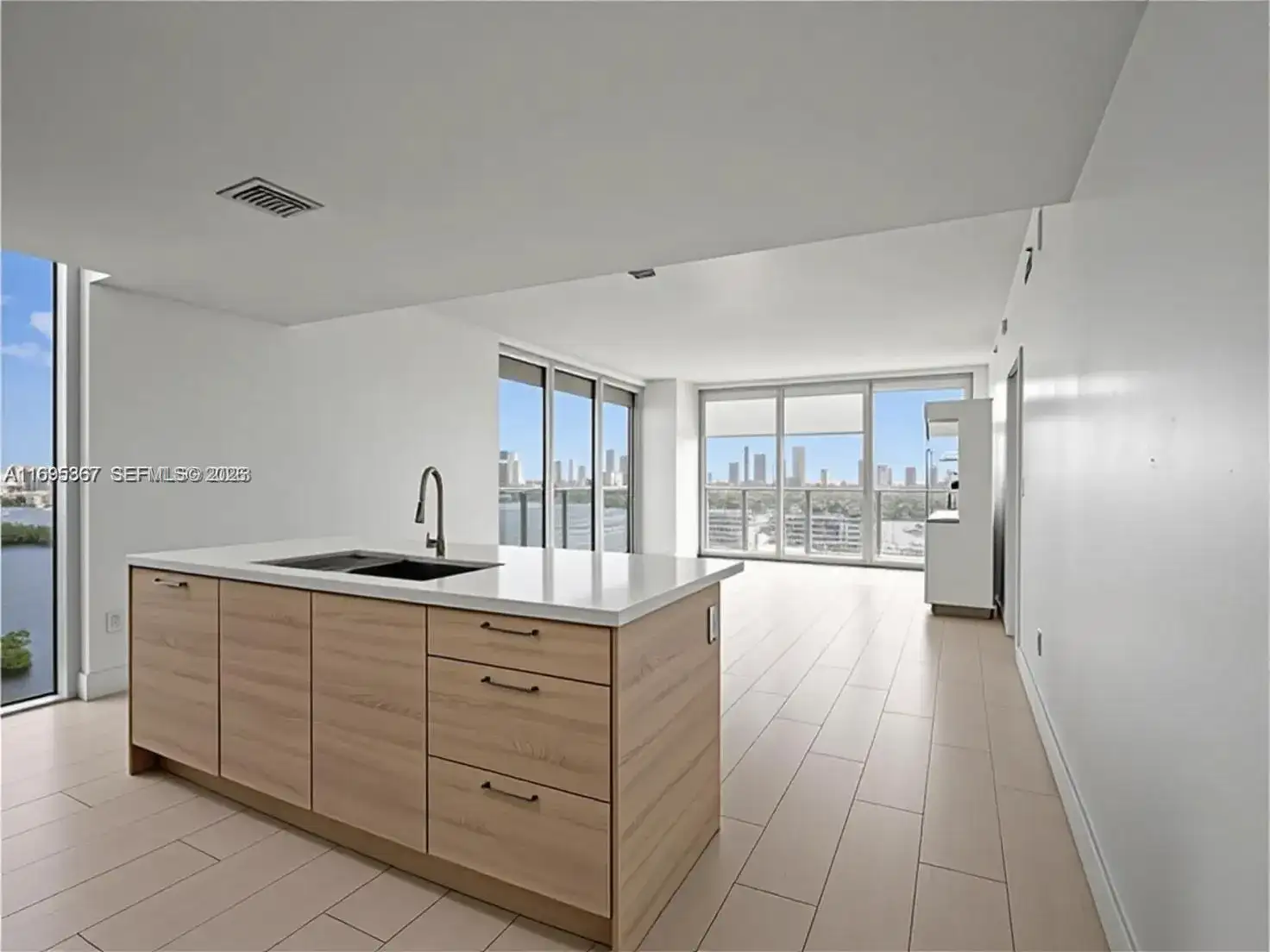 16385 Biscayne Blvd # 1615, North Miami Beach FL 33160 photo 5