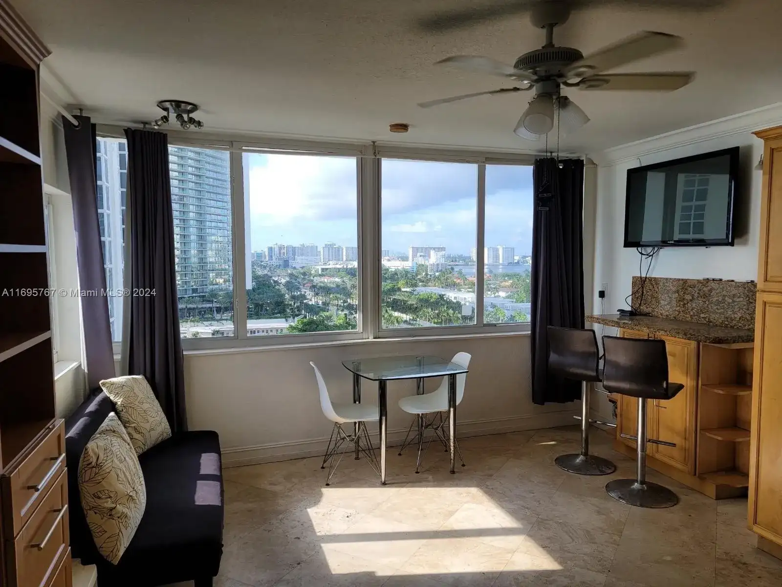 19201 Collins Ave # 1044, Sunny Isles Beach FL 33160 photo 2