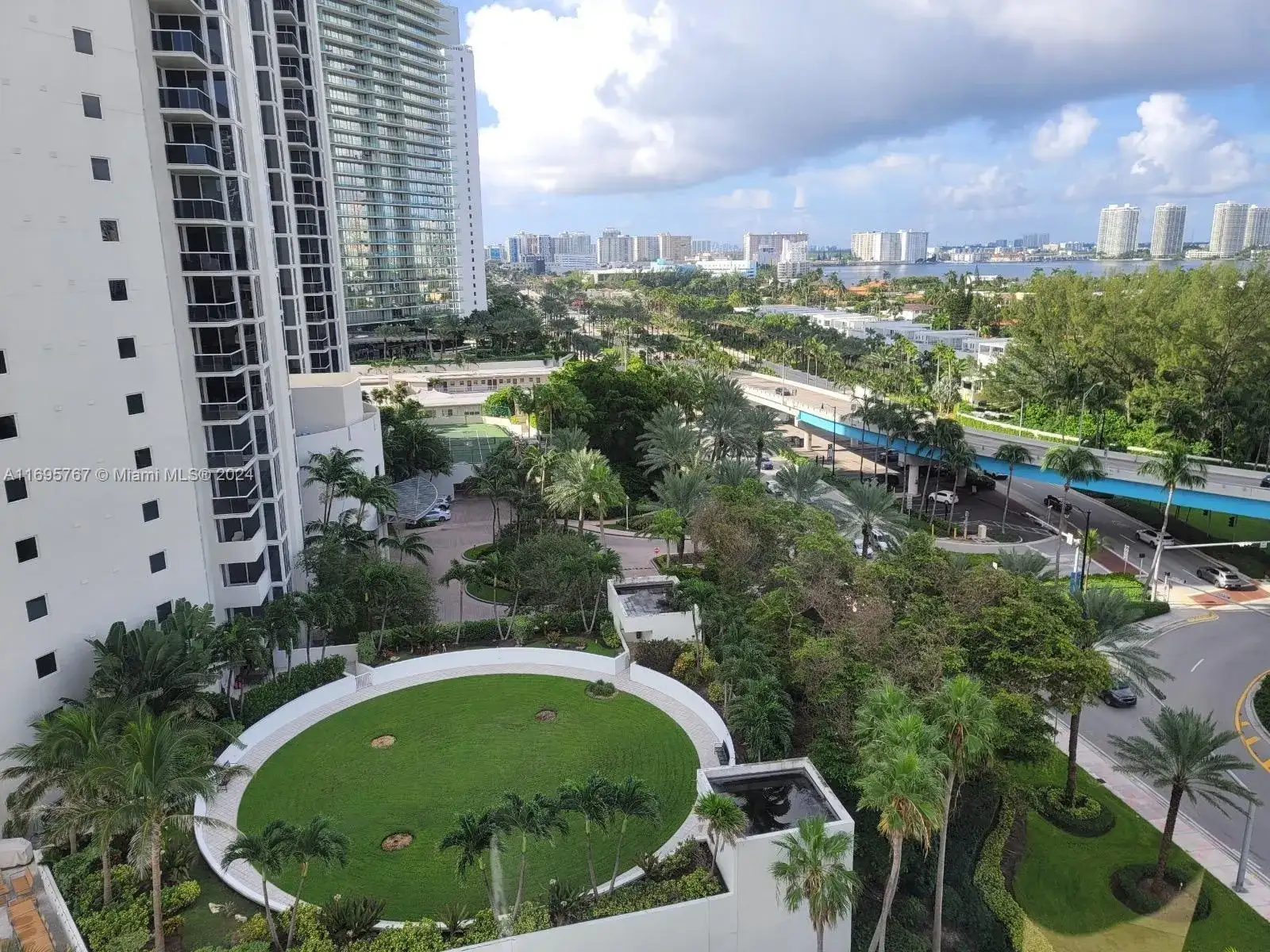 19201 Collins Ave # 1044, Sunny Isles Beach FL 33160 photo 4