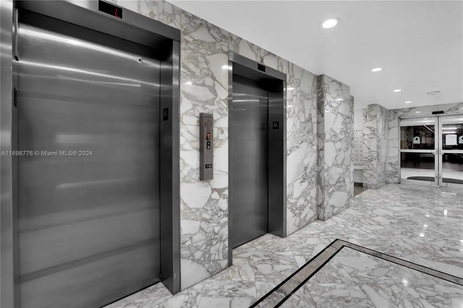 7135 Collins Ave # 623, Miami Beach FL 33141 photo 2