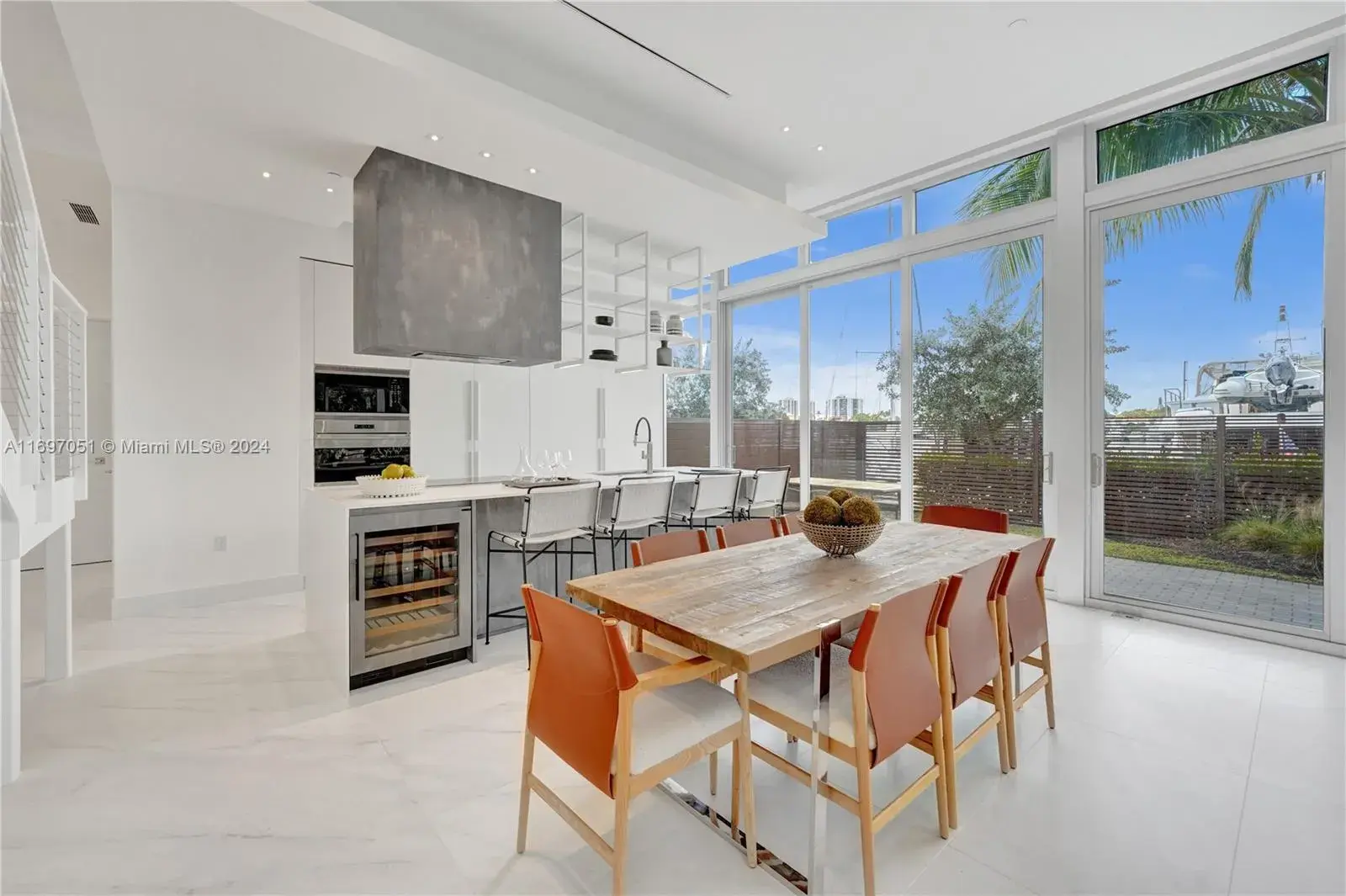3750 Yacht Club Dr, Aventura FL 33180