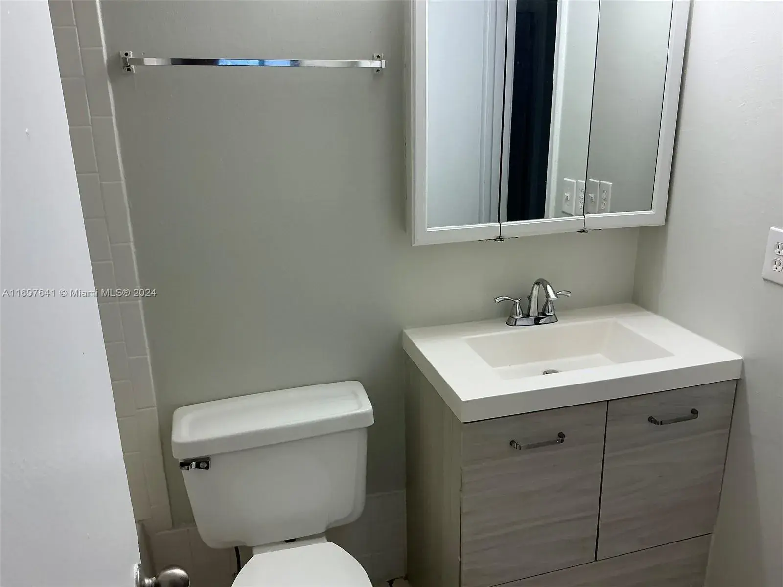 206 NE 3rd St # 7, Hallandale Beach FL 33009