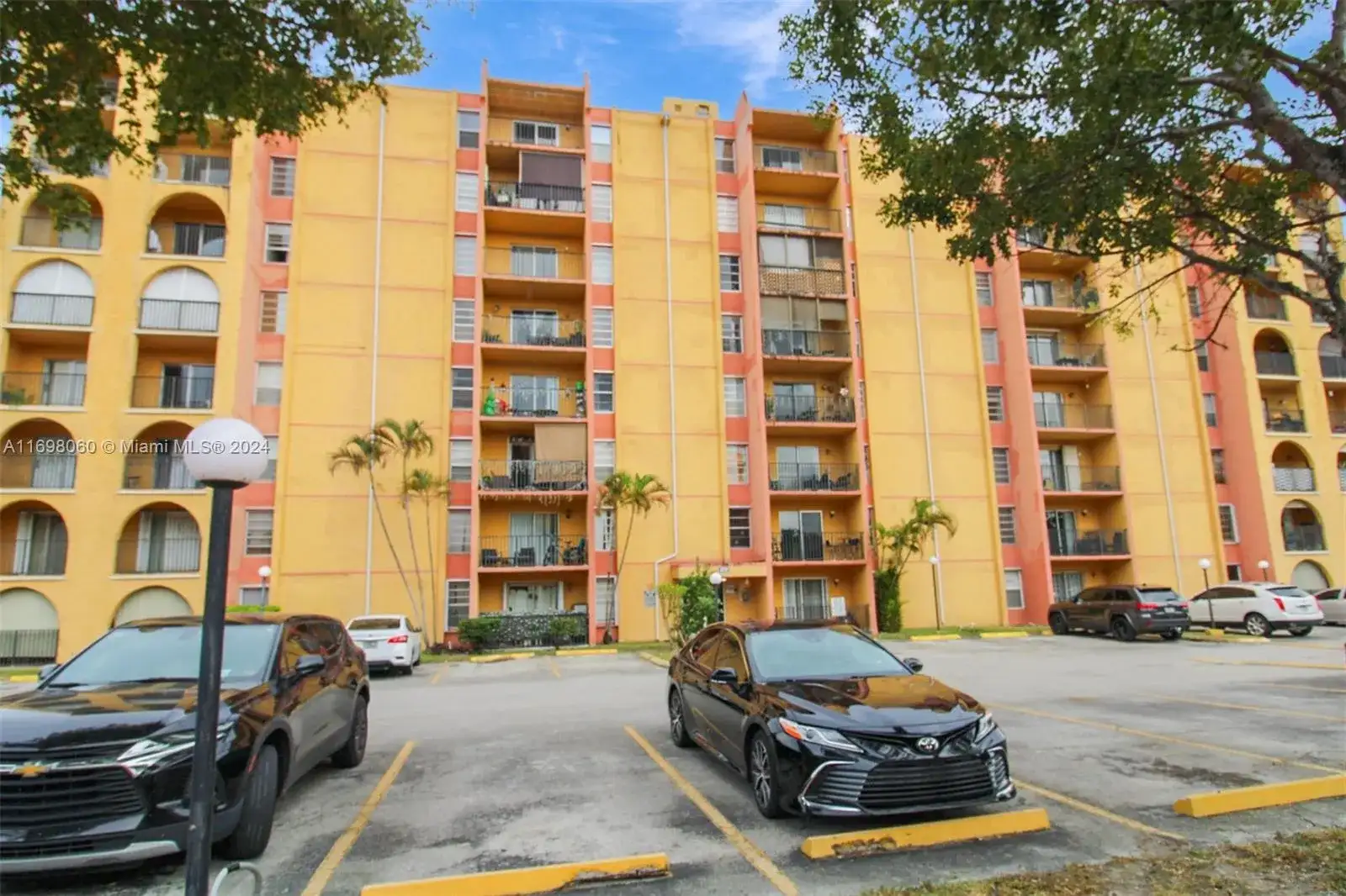 4717 NW 7th St # 10, Miami FL 33126 photo 2
