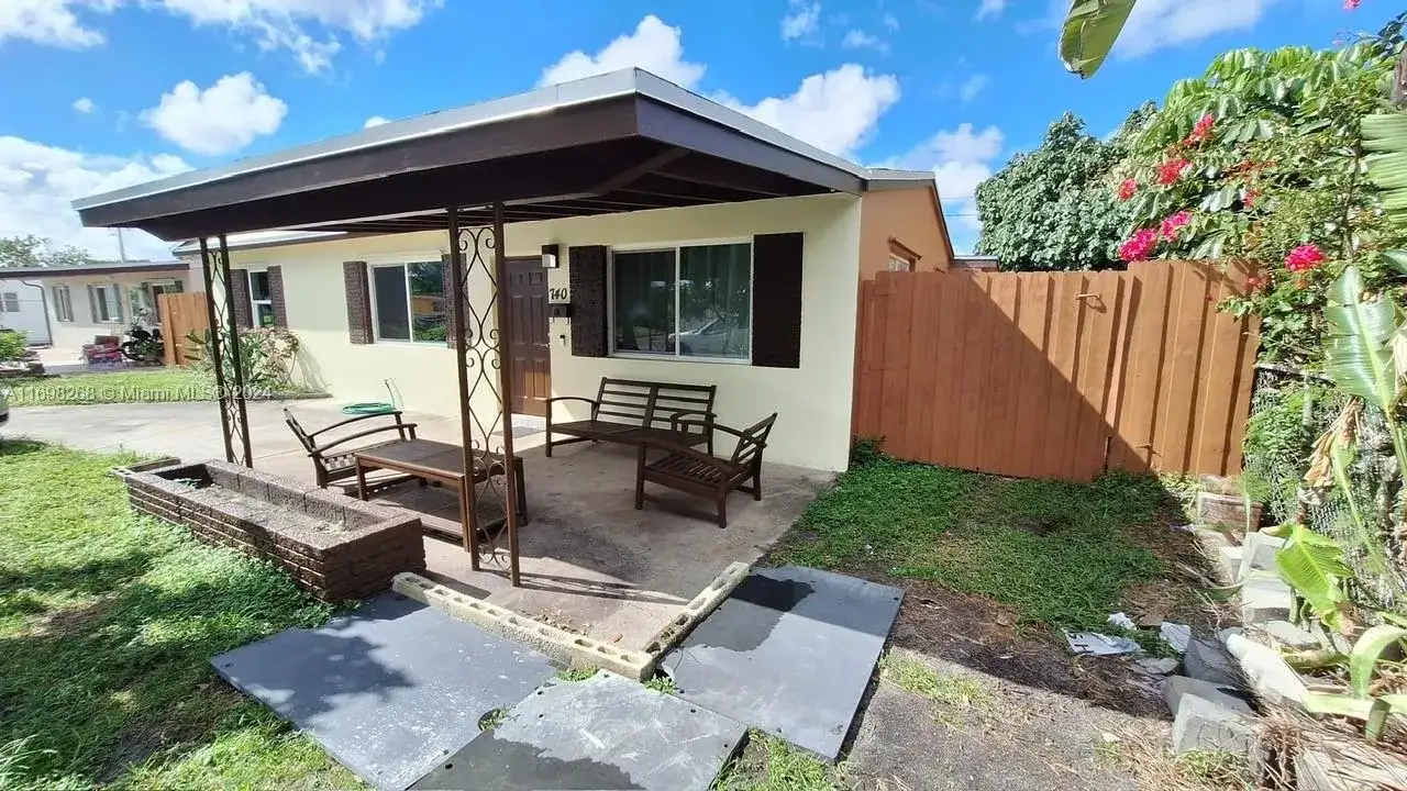 740 N 71st Ave, Hollywood FL 33024 photo 2
