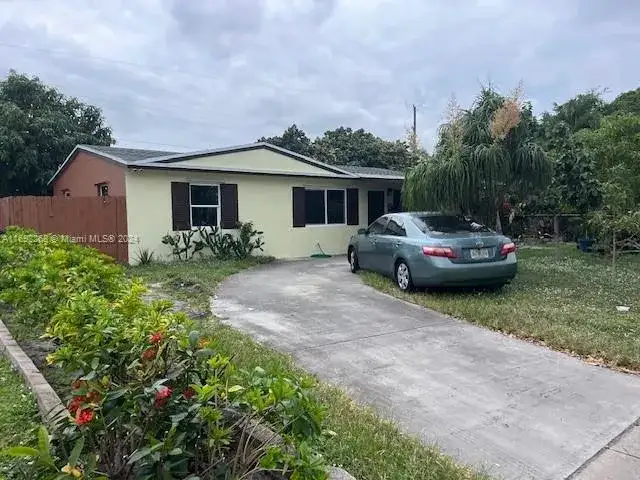 740 N 71st Ave, Hollywood FL 33024 photo 3