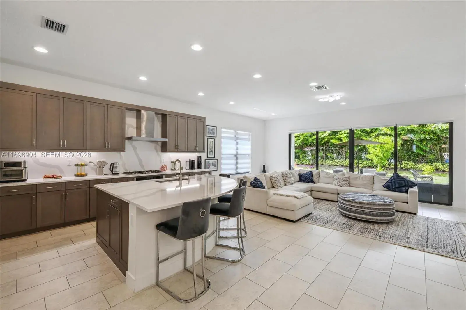 8067 White Wave Ter, Boca Raton FL 33496