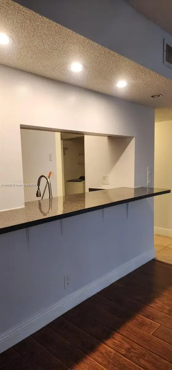 11172 W Sample Rd # 11172, Coral Springs FL 33065