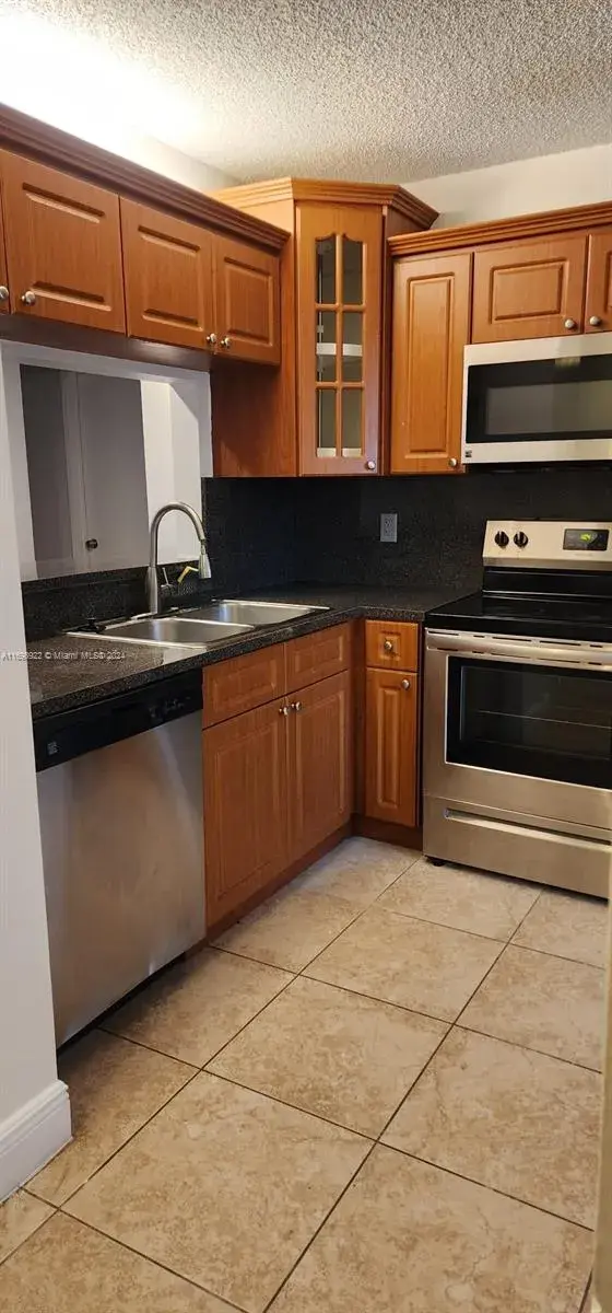 11172 W Sample Rd # 11172, Coral Springs FL 33065