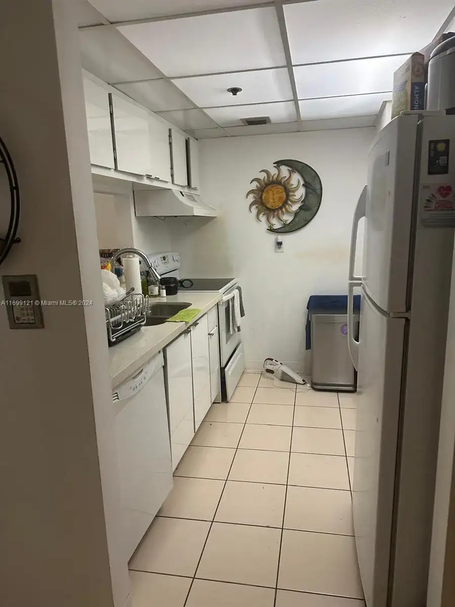 7601 E Treasure Dr # 610, North Bay Village FL 33141 photo 5
