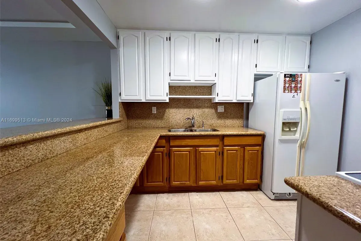 1849 S Ocean Dr # 906, Hallandale Beach FL 33009